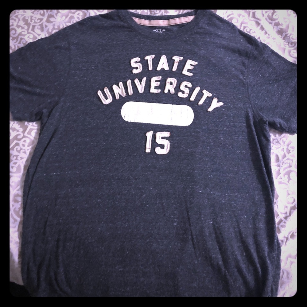 Old navy men’s T-shirt